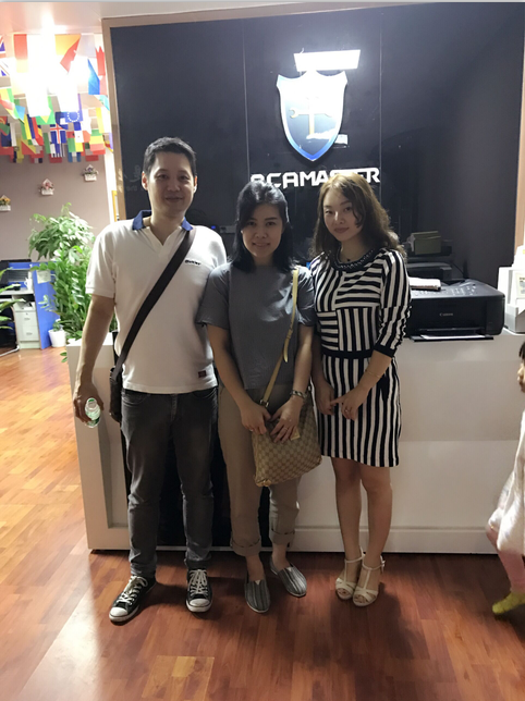 贴合机厂家-客户合影 贴合机厂家-客户合影